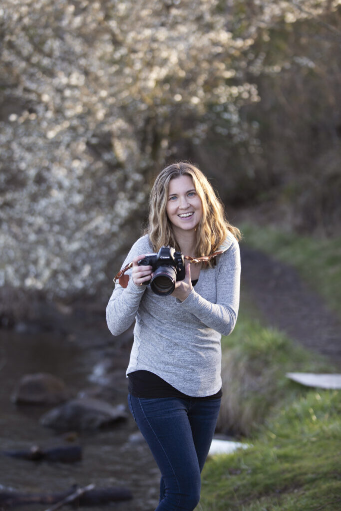 Seattle Photographer and business coach, Neyssa Lee shares how to book more photography clients